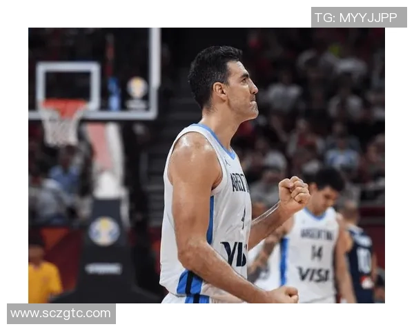 火箭与马刺激烈对抗姚明与斯科拉激情撞胸引发全场轰动 火箭与马刺激烈对抗姚明与斯科拉激情撞胸引发全场轰动